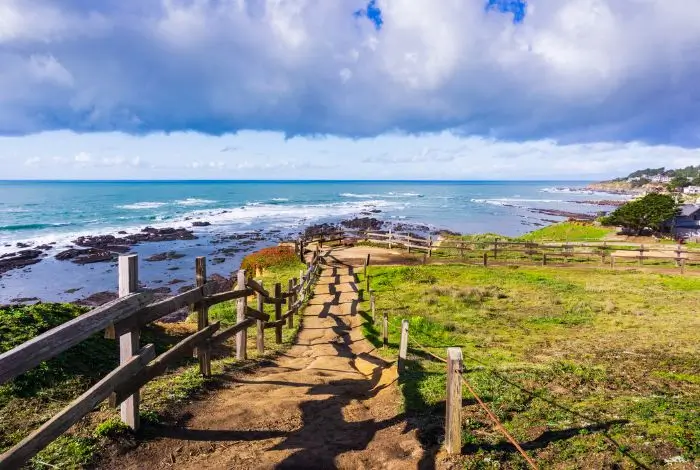 3. moss beach700 x 400 (community) Coastal walking trail and ocean views representing San Mateo County Coastside communities in Moss Beach